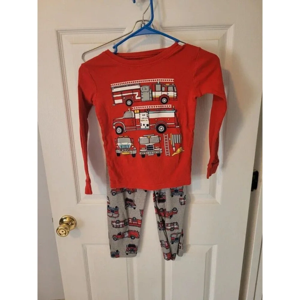 Boys firetruck 2-piece pajamas 8